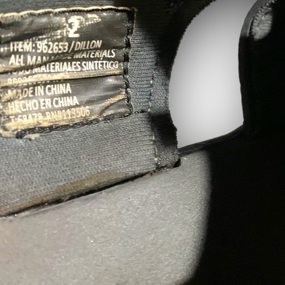 Khombu • Black No-Tie Sandals • Youth Slides Size: 2 - Picture 3 of 6